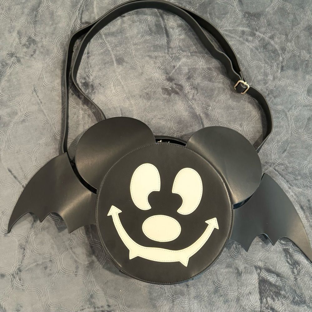 Backstitch Bruja Mickey Mouse Vampire Bat Halloween Convertible Purse Full Size